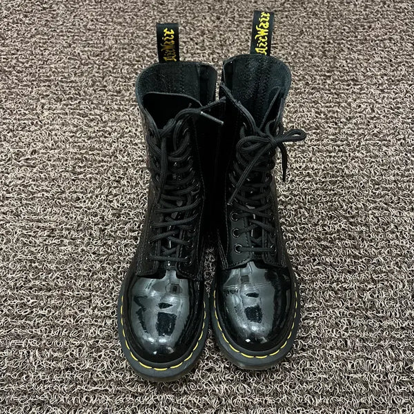 [BUNJANG] Dr. Martens 1490 10-Eye Polished Smooth Leather Boots (Black, US Size 4) / 닥터마틴1490 워커부츠 10홀 유광 블랙 230