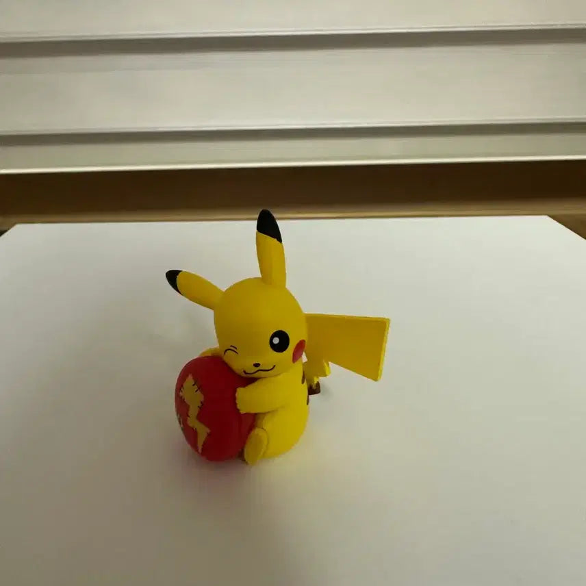 [BUNJANG] Takara Tomy Pokemon Gacha Pikachu Relaxing at Home Figure / 타카라토미 포켓몬 가챠 집에서 편히 쉬어요 피카츄