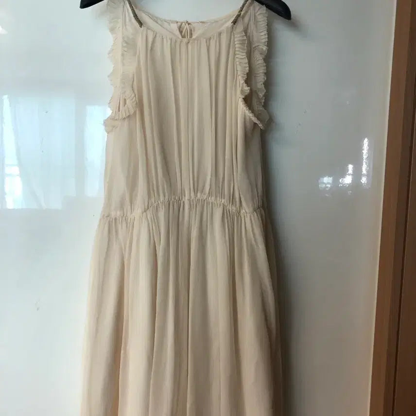 [BUNJANG] 100% Silk Sleeveless Mini Dress - Resort Vacation Look / 실크100% 민소매 나시 미니 원피스 슬리브리스 나시 휴양지 여행룩 휴가룩