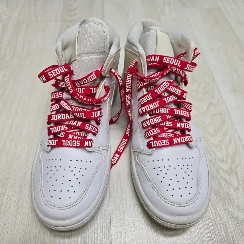 [BUNJANG] Nike Jordan 1 Retro Seoul Red White Sneakers (235mm) / 나이키 조던 1 레트로 서울 235