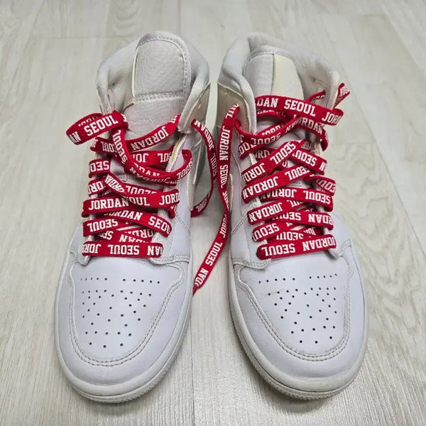 [BUNJANG] Nike Jordan 1 Retro Seoul Red White Sneakers (235mm) / 나이키 조던 1 레트로 서울 235