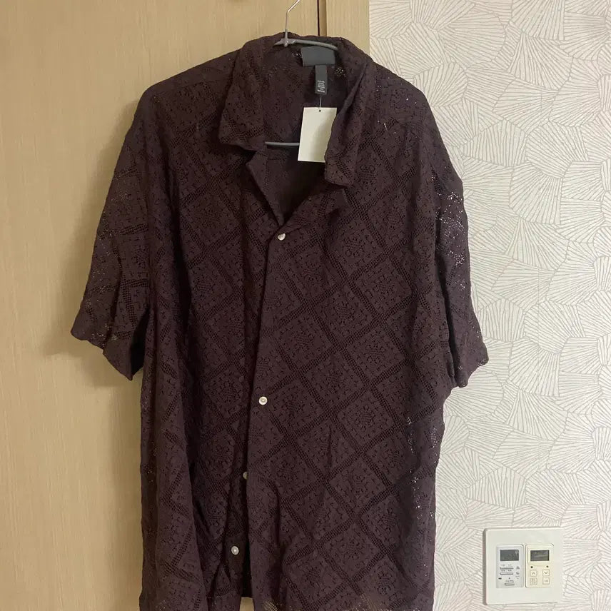 [BUNJANG] H&M Regular Fit Crochet Look Camp Shirt XXL Plum Purple / H&M 레귤러핏 크로셰 룩 캠프 셔츠 XXL사이즈 플럼 퍼플 탭채새제품