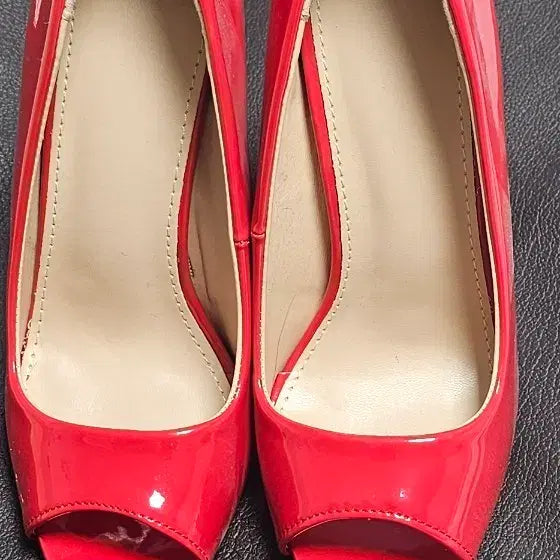 [BUNJANG] Red Patent Platform High Heels / 레드 페이던트 오픈 가보시 힐
