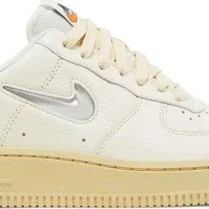 [BUNJANG] Nike Women's Air Force 1 '07 LX Coconut Milk/Light Bone / [270] 나이키 우먼스 에어 포스1 코코넛밀크 새상품