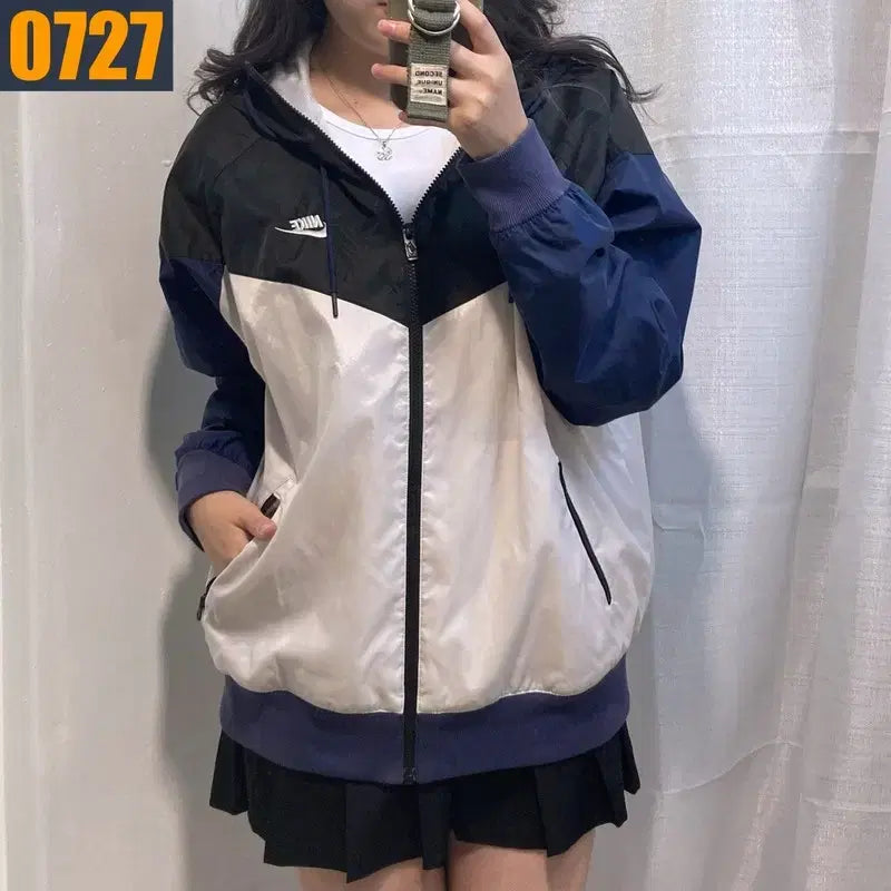 [BUNJANG] Nike Colorblock Windrunner Jacket / 100 NIKE 나이키 배색 윈드러너 바람막이 자켓 아우터