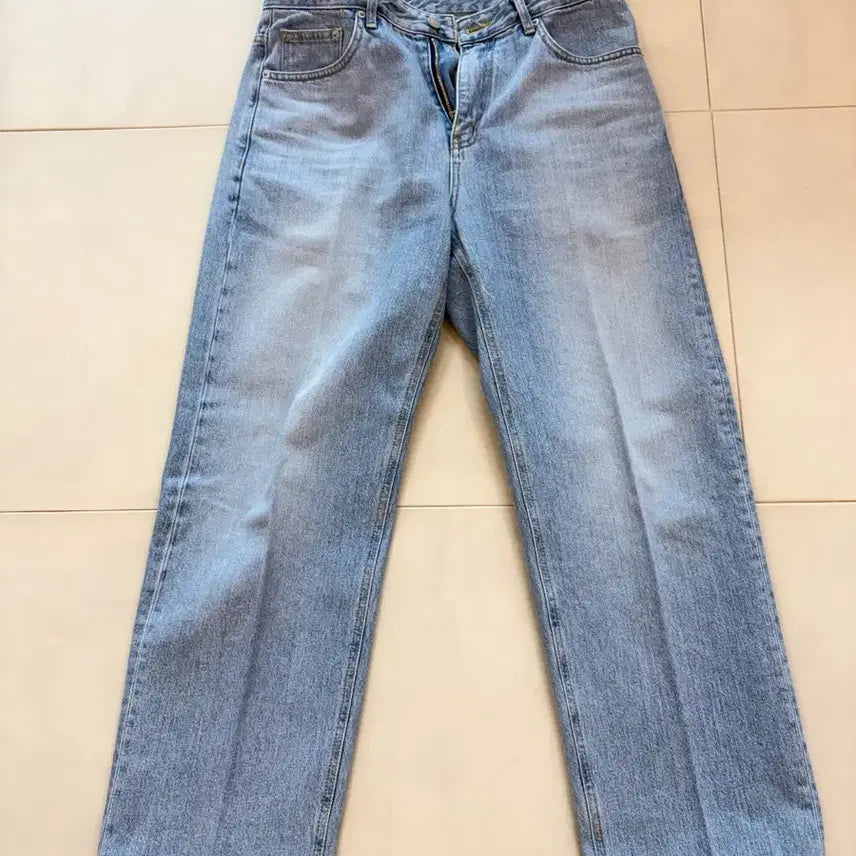 [BUNJANG] The Row Bleach Light Wash Denim Pants Size 2 (32-33) / 인더로우 블리치 연청 데님 2사이즈 (32-33)