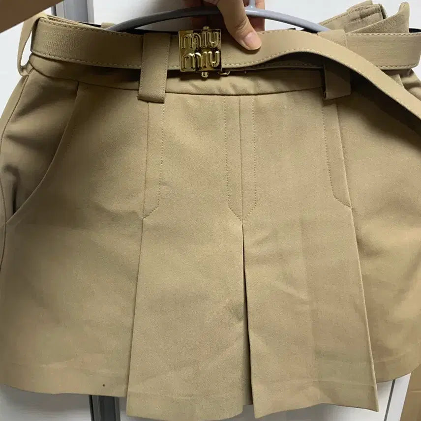 [BUNJANG] Miu Miu Beige Skirt / 미우미우 베이지 스커트