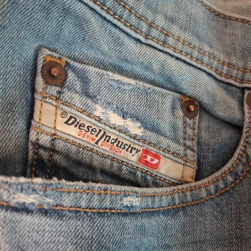 [BUNJANG] Diesel Industry Washed Denim Jeans 31 / 디젤 인더스트리 청바지 연청 31