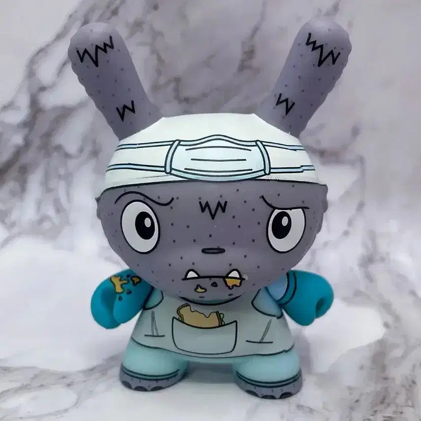[BUNJANG] Kidrobot Dunny Scared Silly Doctor Figure / 키드로봇 더니 scared silly 닥터