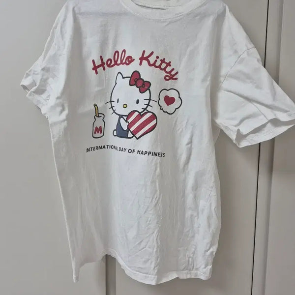 [BUNJANG] Hello Kitty Short Sleeve T-Shirt White / 헬로키티 반팔 티셔츠 화이트