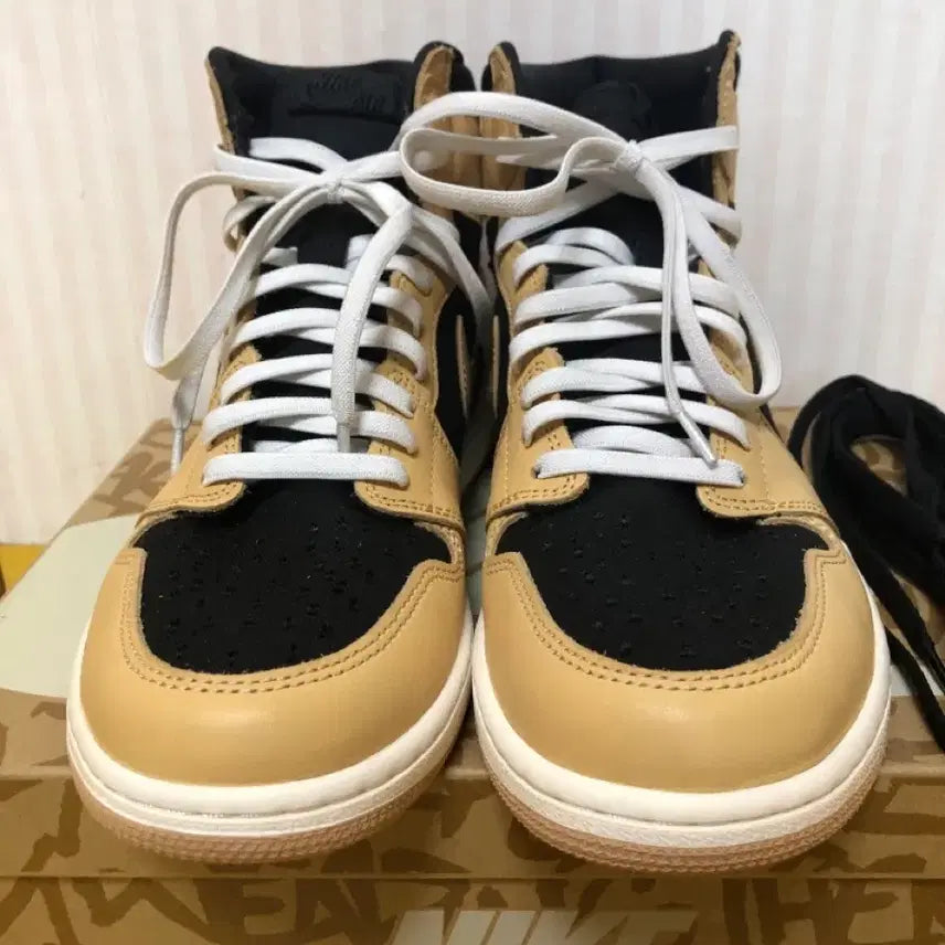 [BUNJANG] Jordan 1 Retro High OG Batchetta Tan / [285] 조던 1 레트로 하이 OG 바체타 탄
