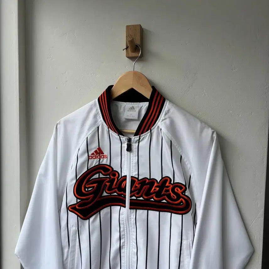 [BUNJANG] Adidas Lotte Giants Windbreaker Jacket / 아디다스 롯데 자이언츠 바람막이 자켓