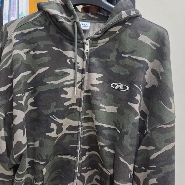 [BUNJANG] Born to Win Camo Hoodie Zip-up / 본투윈 카모 후드집업 (역시즌 급처)