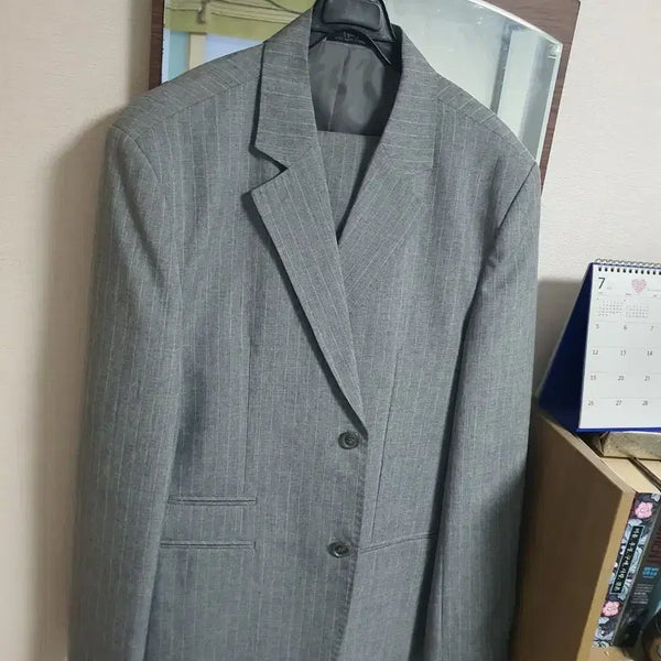 [BUNJANG] Gray Pinstripe Summer Suit Set-up / 그레이 색상 여름 수트 셋업 택포9만원에 판매합니다