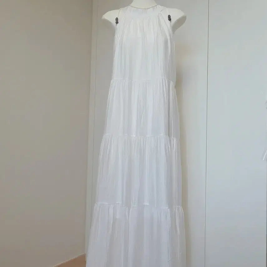 [BUNJANG] Halter Neck Frill Maxi Dress White / 홀터넥 프릴 맥시 원피스 화이트