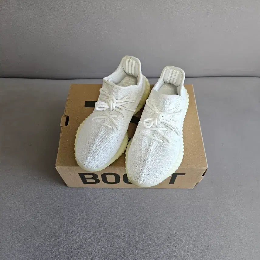 [BUNJANG] Adidas Yeezy Boost 350 V2 Cream White / [245]이지부스트 350v2 크림 화이트 트리플 화이트