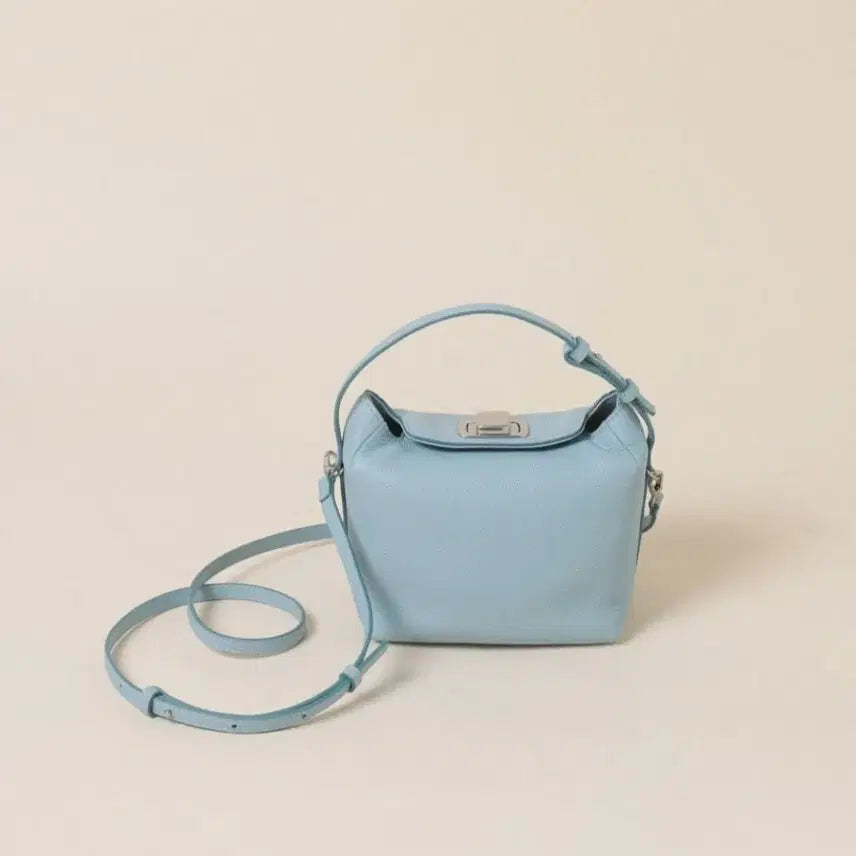 [BUNJANG] Couronne MUTO Mini Bag (Blue) / 쿠론 뮤토 블루