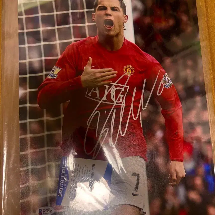 [BUNJANG] Cristiano Ronaldo Manchester United Signed Autograph A4 Photo / (교환&판매) 07 09 호날두 맨유 싸인 포토 A4사이즈
