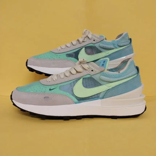 [BUNJANG] Nike Women's Waffle One Sneakers (240) / 여성 나이키 운동화 (240)