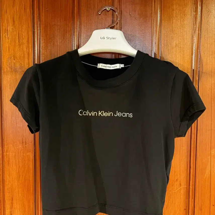 [BUNJANG] Calvin Klein Jeans Black Cropped T-Shirt Size M / 캘빈클라인진스 블랙 크롭 반팔티 M