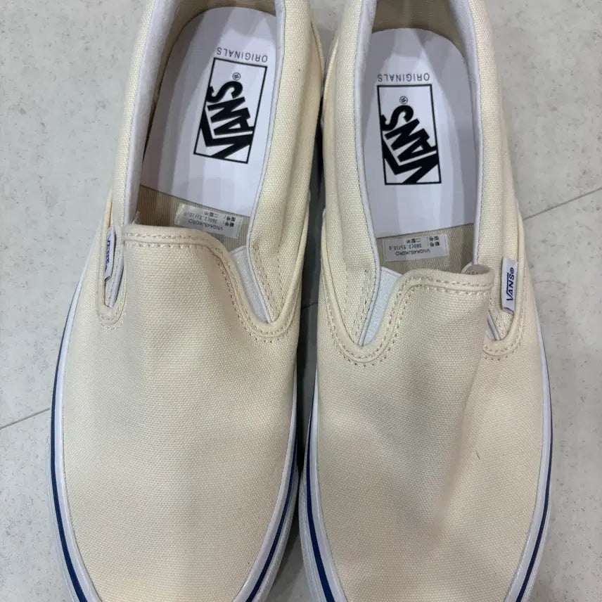 [BUNJANG] Vans Vault OG Classic Slip-On LX Classic White Sneakers (US 10 / 280mm) / 반스 볼트 신형 OG 클래식 슬립온 LX 클래식 화이트 280