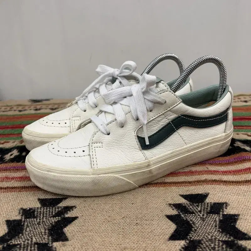 [BUNJANG] Vans Sk8 Low Sneakers Shoes 225 / 반스 Sk8 로우 스니커즈 신발 225 X02618