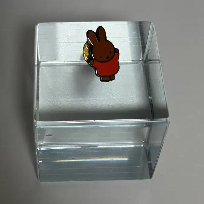 [BUNJANG] Miffy Brown Badge / 미피 브라운 뱃지