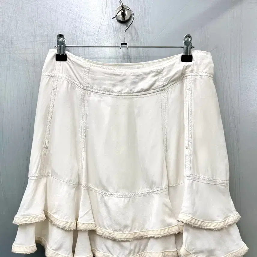 [BUNJANG] Armani Exchange Ivory Tiered Frill Mini Skirt / Armani Exchange 아르마니 아이보리 색상 티어드 프릴 미니스커트