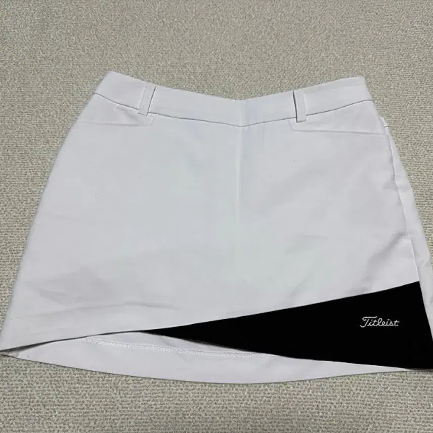 [BUNJANG] Titleist Women's Golf Skirt - Size 28 / 타이틀리스트 골프 스커트 여성용 28인치