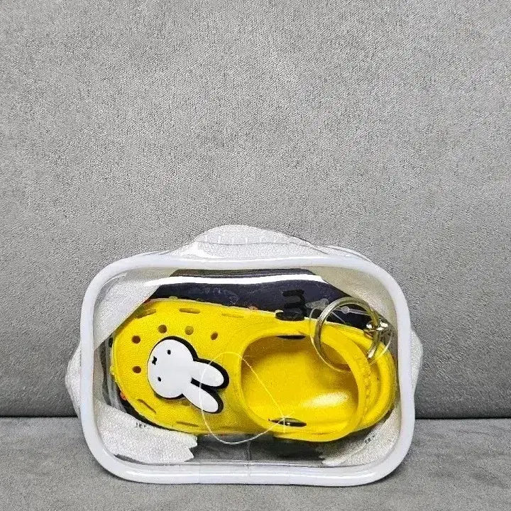 [BUNJANG] Yellow Miffy Sandal Keyring / 옐로우 미피 샌들 키링