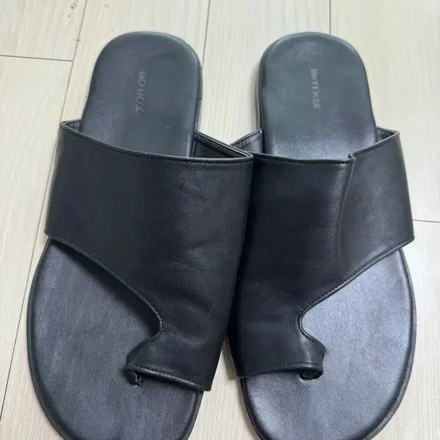 [BUNJANG] Unique Torring Leather Slippers / 유니크 토링 가죽 슬리퍼 (상태최상) - 패션 고수 추천!