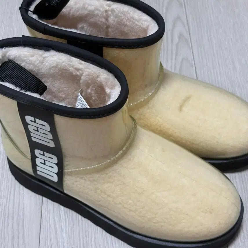 [BUNJANG] UGG Classic Clear Mini Boots Natural Black / 어그 클래식 클리어 미니 부츠 내츄럴 블랙 US 6W