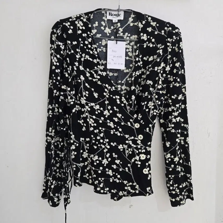 [BUNJANG] Rouje Pattern Blouse Black & Ivory / 루즈 패턴 블라우스