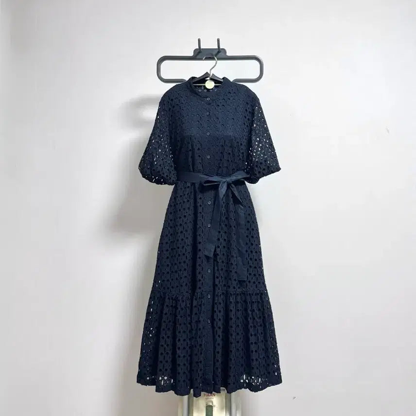 [BUNJANG] MOJO.S.FINE Punch Embroidery Dress / 모조에스핀 펀칭자수원피스