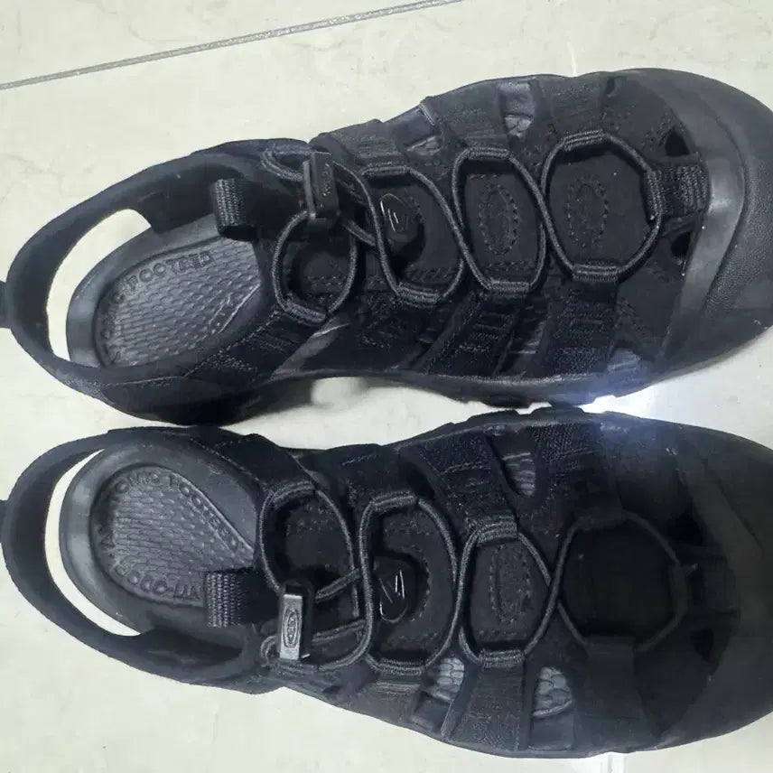 [BUNJANG] Keen Newport H2 Women's Sandals Triple Black / 킨 뉴포트 H2 여성 샌들 TRIPLE BLACK