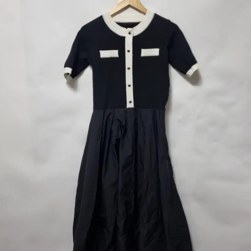 [BUNJANG] The I'z Half Sleeve Knit Dress / 더아이잗 반팔 니트 원피스 90