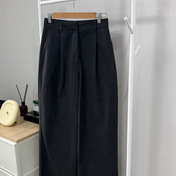 [BUNJANG] 66girls Wool Pin Tucks Wide Slacks Charcoal S / 육육걸즈 모직 핀턱 와이드 슬랙스 차콜 S