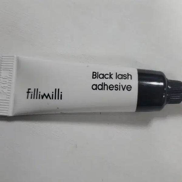 [BUNJANG] Fillimilli Black Eyelash Adhesive 7g / 필리밀리 블랙 속눈썹 접착제 7g