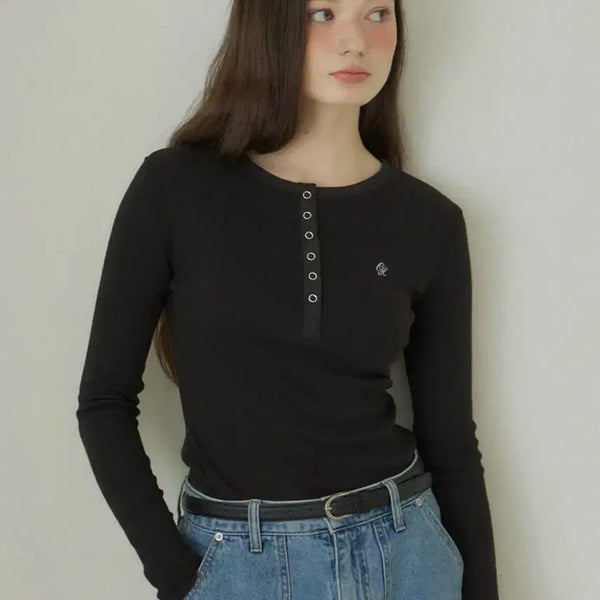 [BUNJANG] Ourhope Logo Henley Neck Slim Long Sleeve T-Shirt - Black / 아워호프 로고 헨리넥 슬림 롱 슬리브 티셔츠 - 블랙