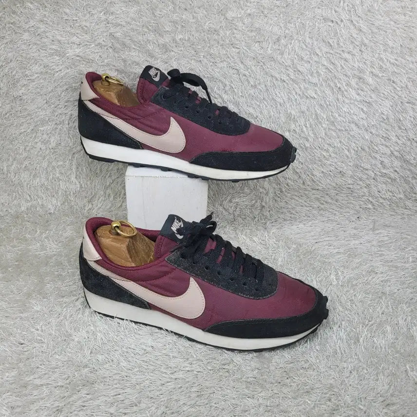 [BUNJANG] Nike Daybreak Dark Beetroot Sneakers / 구제짱짱맨 260 나이키 데이브레이크 다크 비트롯 스니커즈