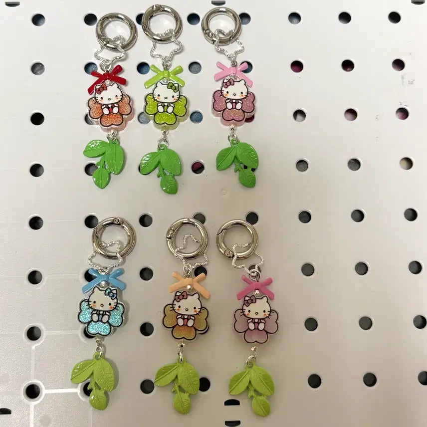 [BUNJANG] Lucky Kitty Glow-in-the-Dark Keychain / 행운 키티 야광 키링