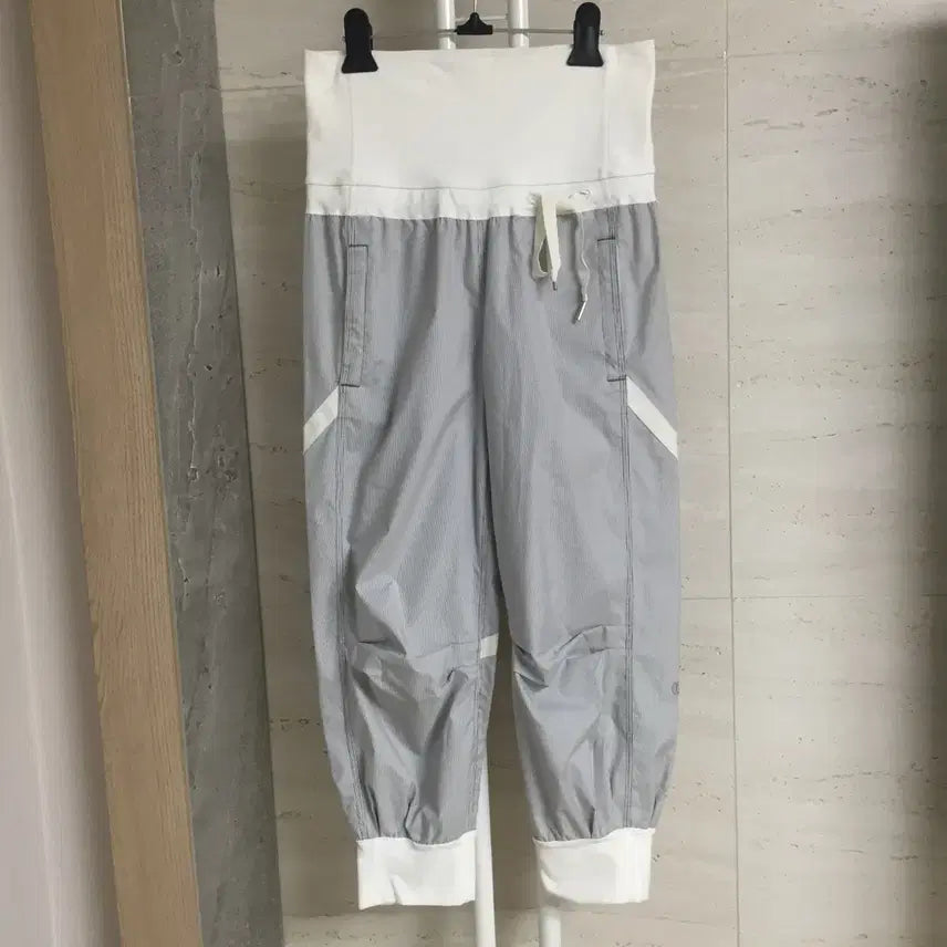 [BUNJANG] Lululemon Align Crop Pants 4 / 룰루레몬 크롭 팬츠 4