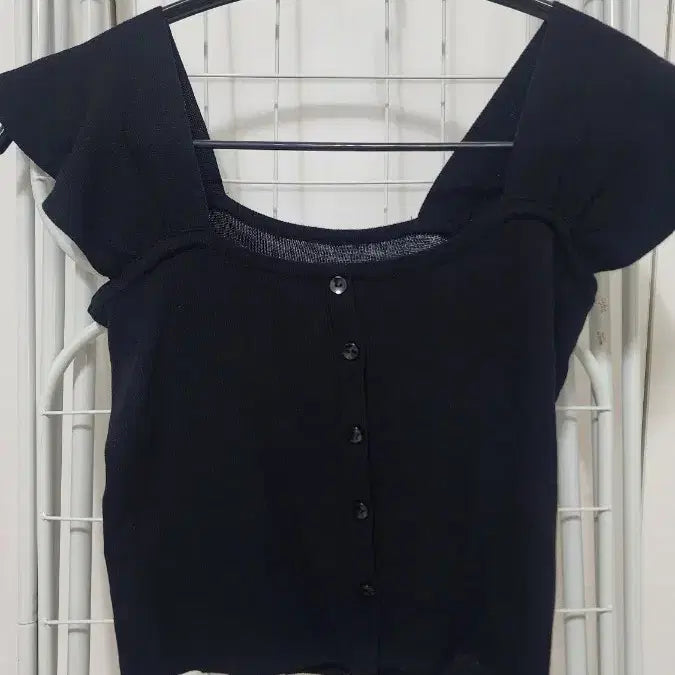 [BUNJANG] Black Square Neck Button Knit / 스퀘어넥 단추 니트 블랙
