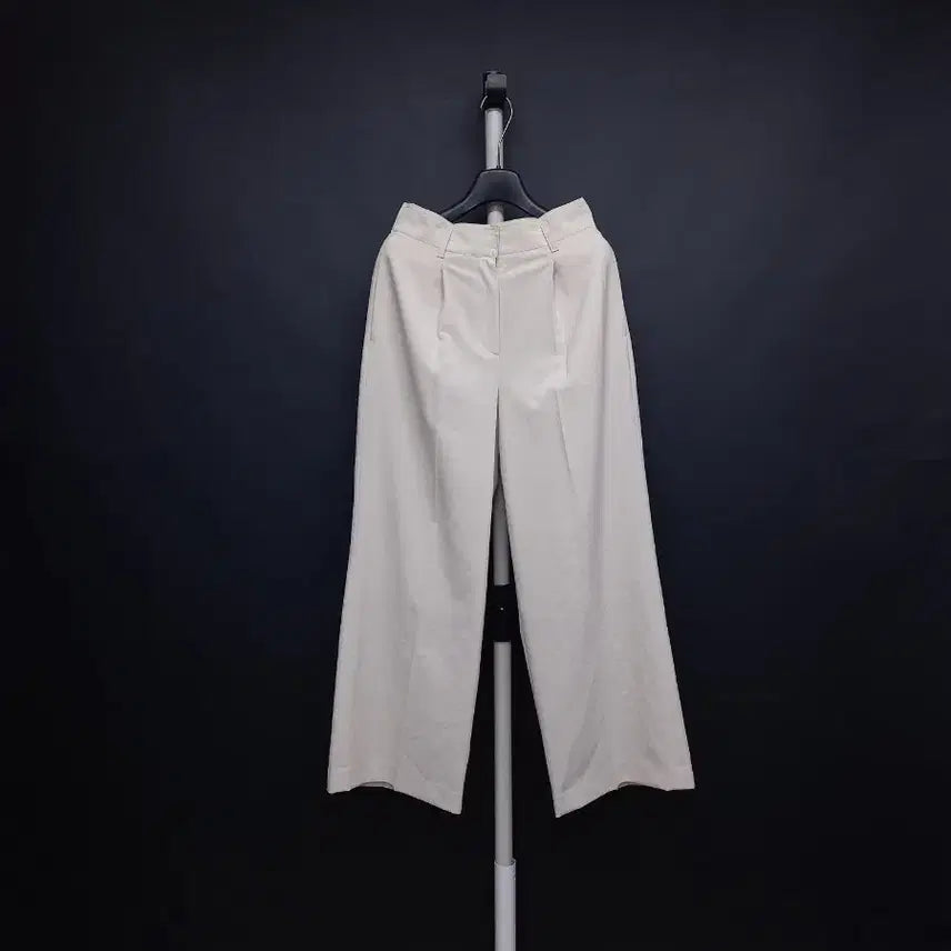 [BUNJANG] TIME Spring/Summer/Autumn Poly Pin-Tuck Straight Fit Pants Ivory Size 64 / 타임 춘하추 폴리 핀턱 일자통핏팬츠 64 44