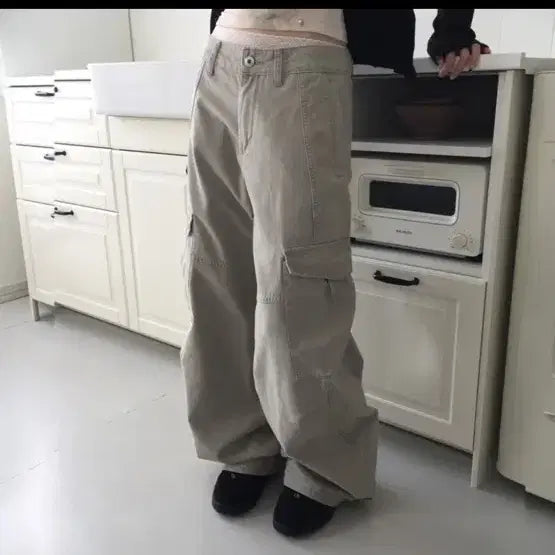 [BUNJANG] Modi Mood Balloon Wide Cut Low Cargo Pants / 모디무드 벌룬 와이드 절개 로우 카고 팬츠 (한번착용)