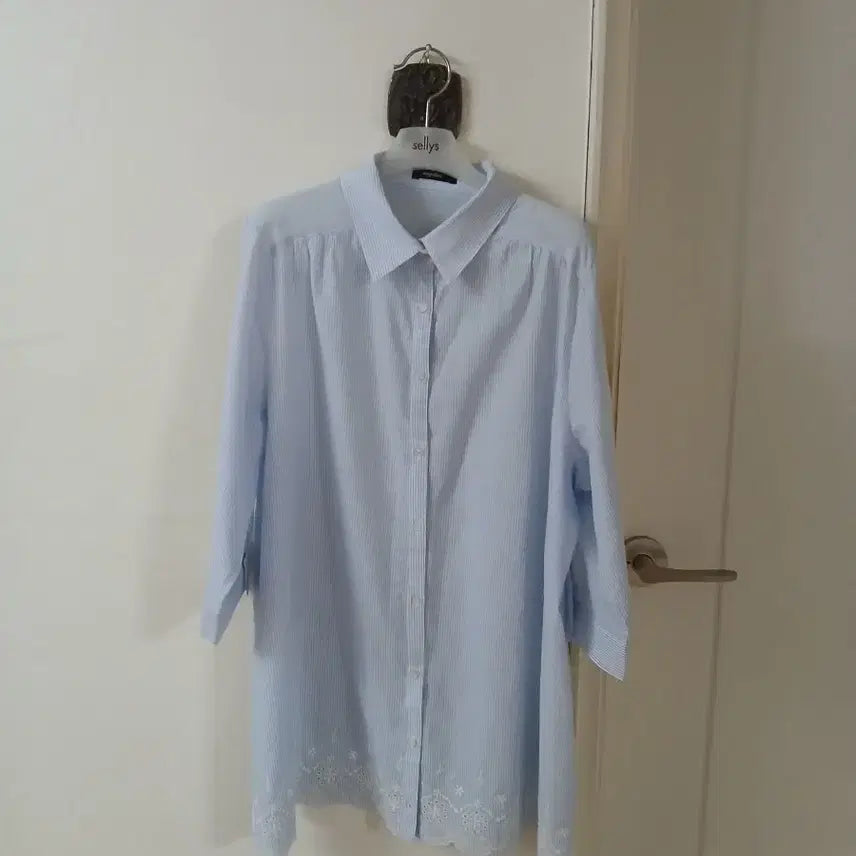 [BUNJANG] Oversized Sky Blue Striped Blouse / 빅사이즈 하늘색 스트라이프 남방 블라우스 가슴단면 61정도