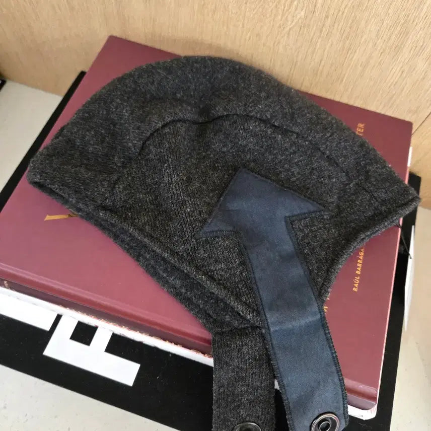 [BUNJANG] Prada Wool Earflap Cap Charcoal / 프라다 이어플랩 캡