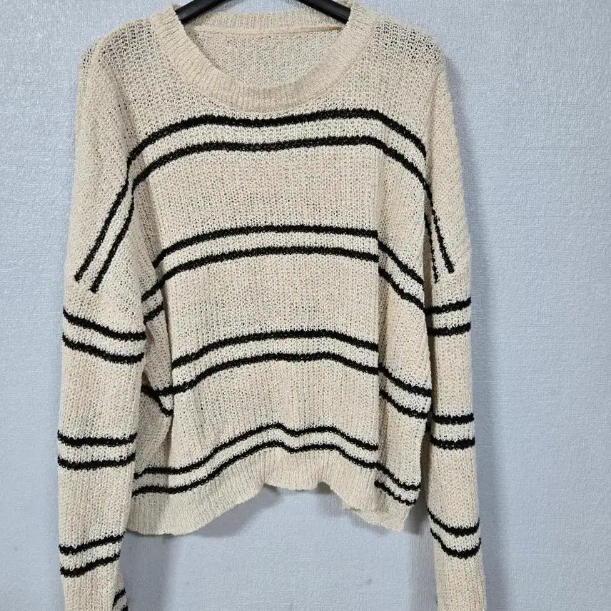 [BUNJANG] Loose Fit Stripe Knit Crop Top / 루즈핏 스트라이프 마실 크롭니트 프리