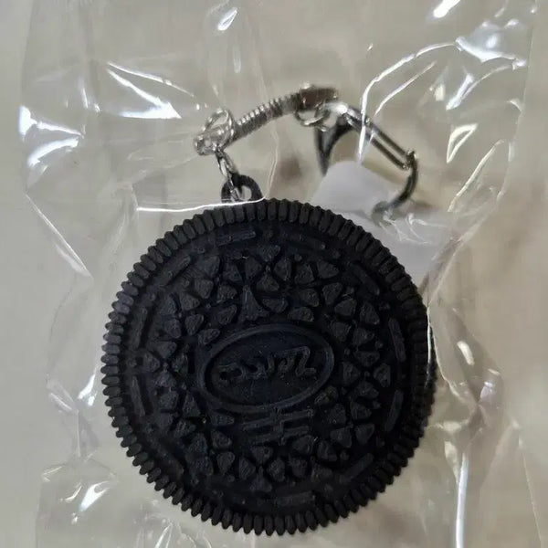 [BUNJANG] Oreo Shaped Black Keyring / 오레오 키링 블랙