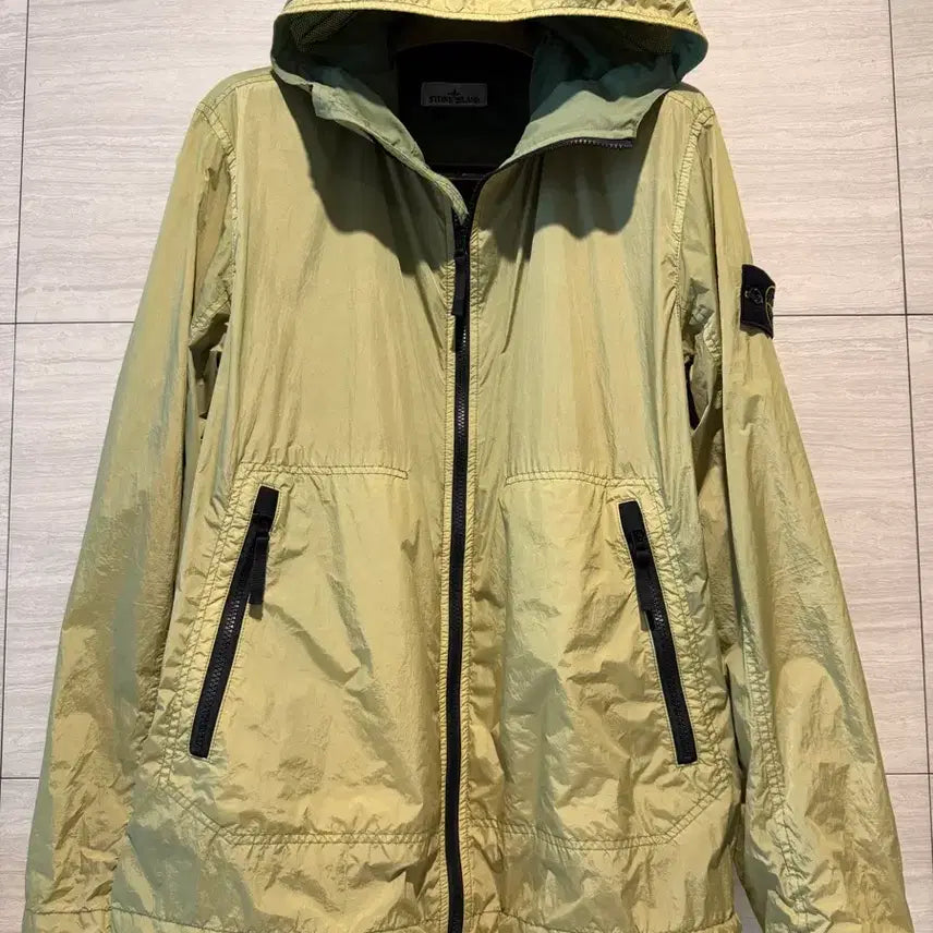 [BUNJANG] Stone Island 23SS Sage Green Windbreaker Jacket / 스톤아일랜드 바람막이 23ss 세이지그린